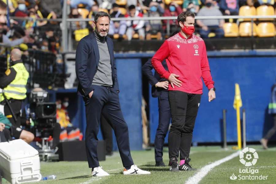 Vicente Moreno já não é o treinador do Almería.