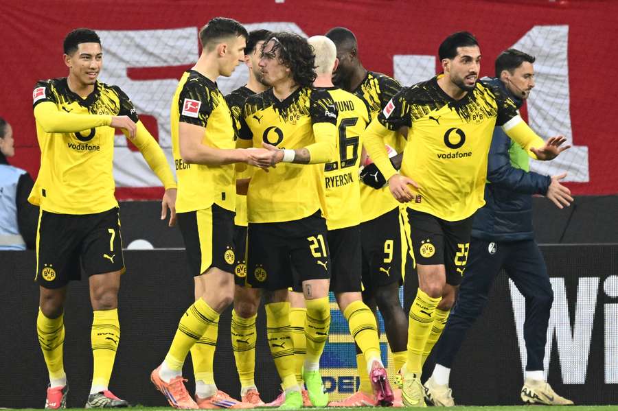 Bensebaini marcou o golo inaugural para o BVB Bensebaini marcou o golo inaugural para o BVB