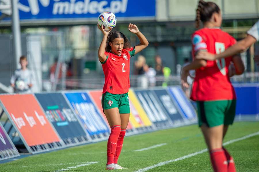 Iara Lobo ao serviço da Seleção sub-19 Iara Lobo ao serviço da Seleção sub-19