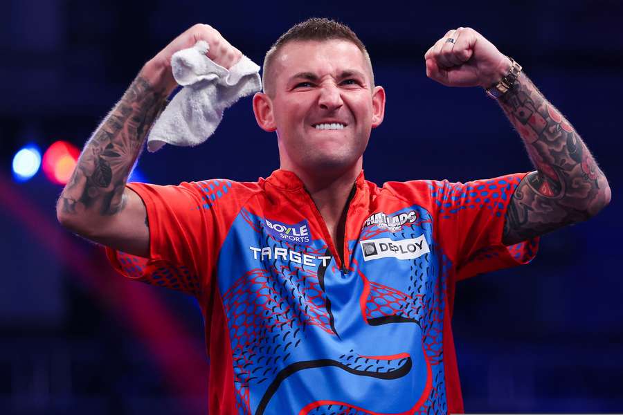 Nathan Aspinall beat Luke Woodhouse to reach the quarter-finals Nathan Aspinall beat Luke Woodhouse to reach the quarter-finals