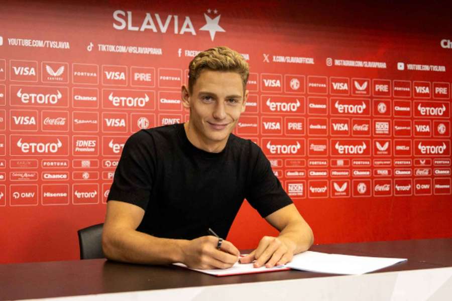 Útočník Slavie Samuel Pikolon. Útočník Slavie Samuel Pikolon.