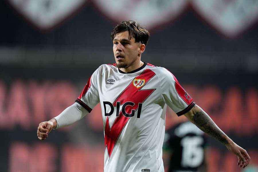 Randy Nteka sărbătorește golul victoriei alături de colegi