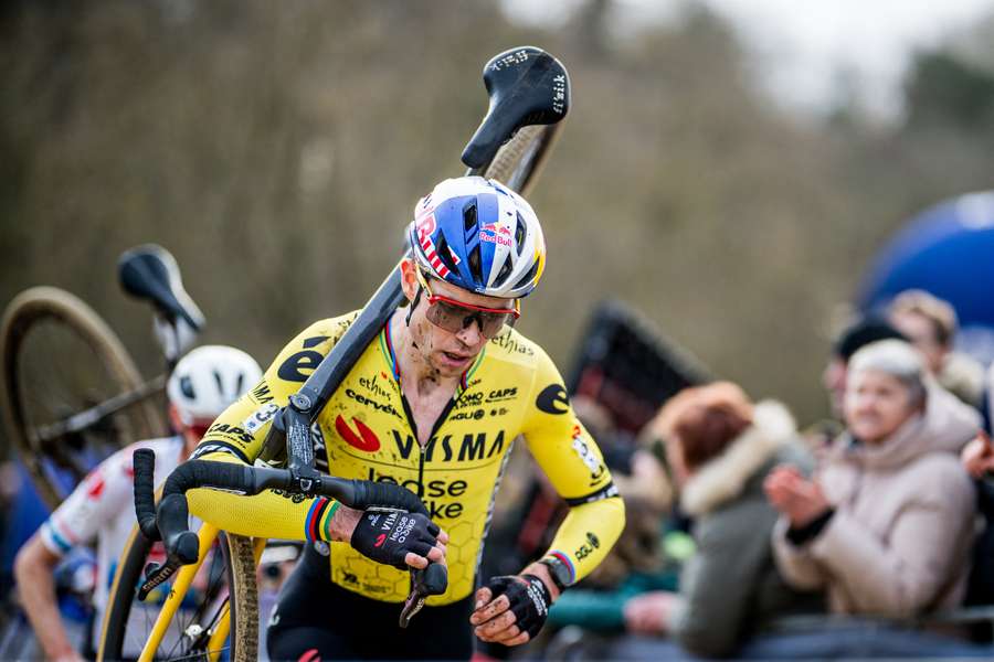 Paciência para Wout Van Aert