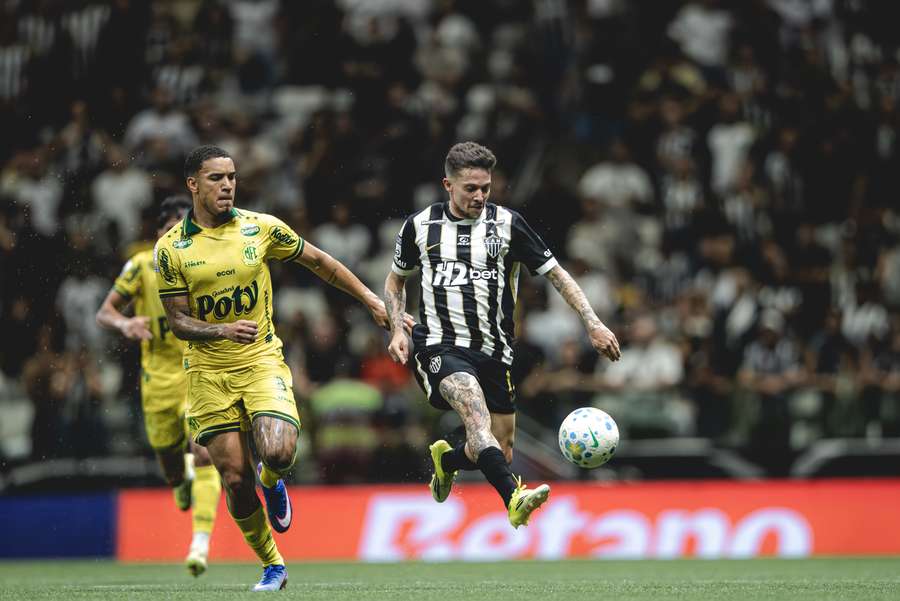 Bernard participou dos dois primeiros gols do Galo