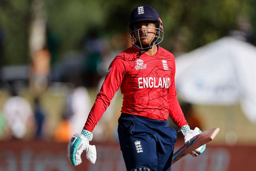 Sophia Dunkley's brisk knock at the top of the order set up England for victory