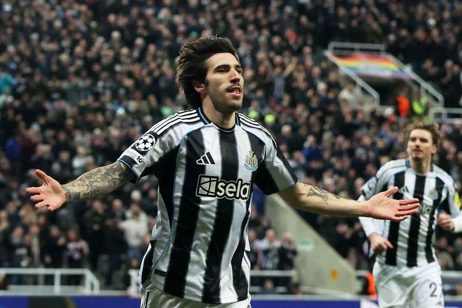 Tonali, jugador del Newcastle