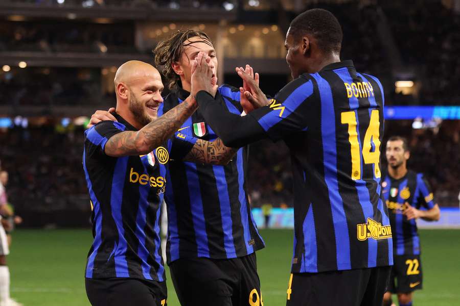 Dimarco, Esposito e Bonny esultano dopo il gol dell'1-0 in amichevole contro la Juventus Dimarco, Esposito e Bonny esultano dopo il gol dell'1-0 in amichevole contro la Juventus