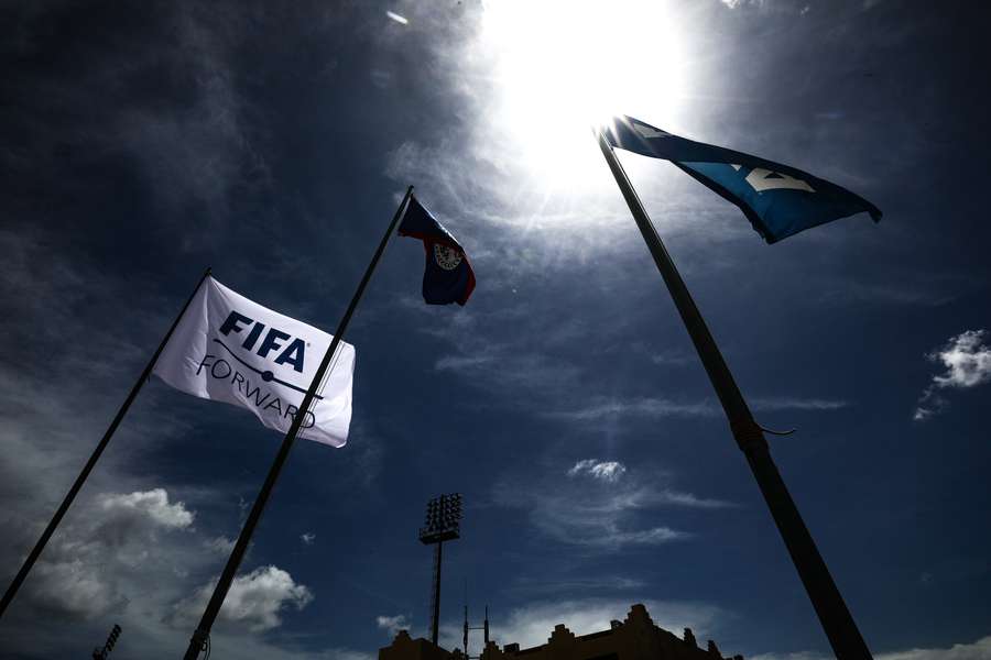 FIFA fornece apoio financeiro a atletas