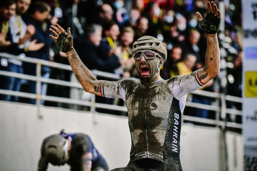 Han faldt om med hjertestop: Nu forventes Paris-Roubaix vinder at indstille karrieren