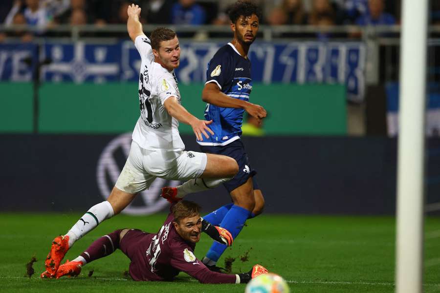 Gladbach crash out of German Cup to second tier Darmstadt