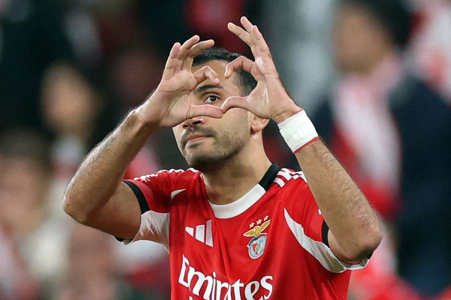 Pavlidis marca frente ao Famalicão no Estádio da Luz