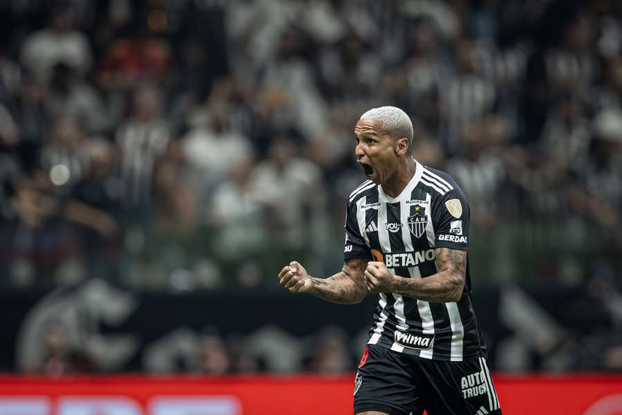 Deyverson celebra golos marcados na vitória do Atlético-MG