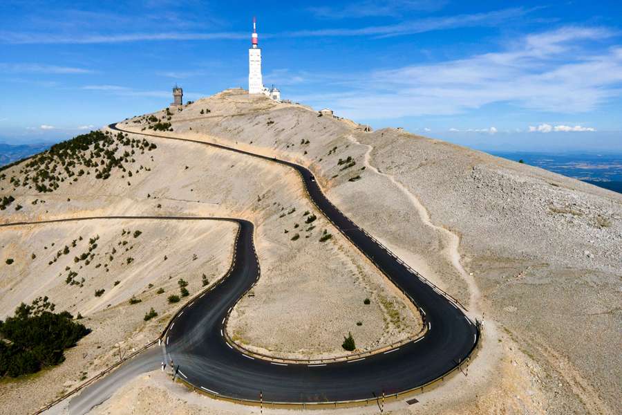 El Mont Ventoux, hasta ahora un mal recuerdo para Pogacar