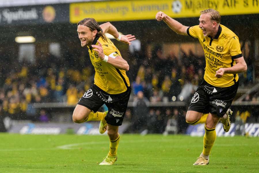 Tom Pettersson wheels away in celebration having made it 2-0