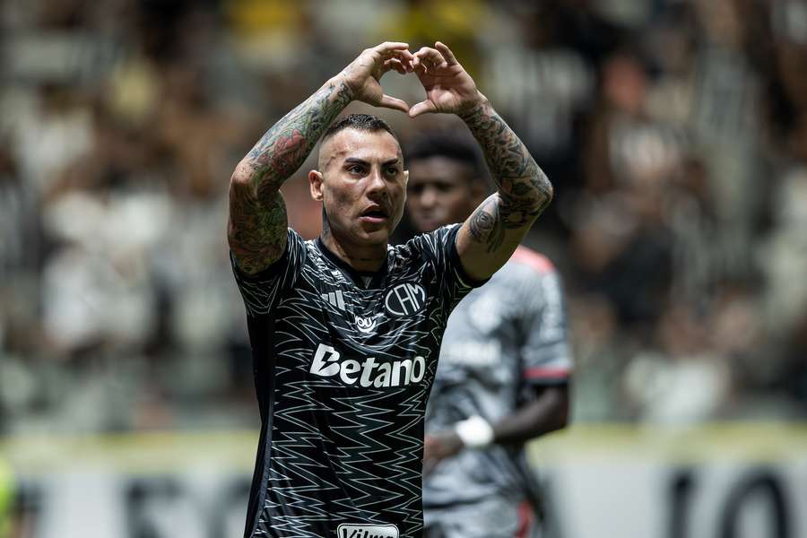 Eduardo Vargas brilhou na final da Sul-Americana de 2011, quando defendia a 