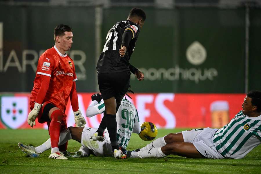 Miszta wpuścił trzy gole, a i tak został bohaterem Rio Ave po porażce ze Sportingiem