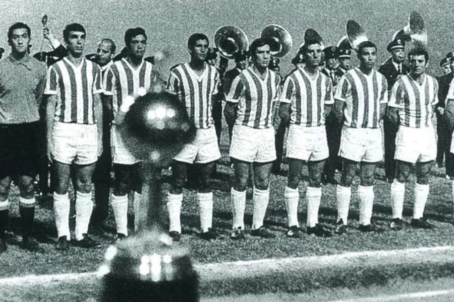 Estudiantes faturou seu primeiro título de Libertadores justamente contra o Palmeiras Estudiantes faturou seu primeiro título de Libertadores justamente contra o Palmeiras