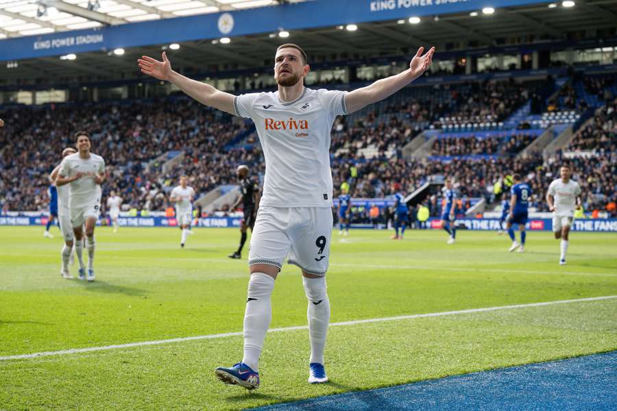 Vipotnik celebra o golo da vitória Vipotnik celebra o golo da vitória