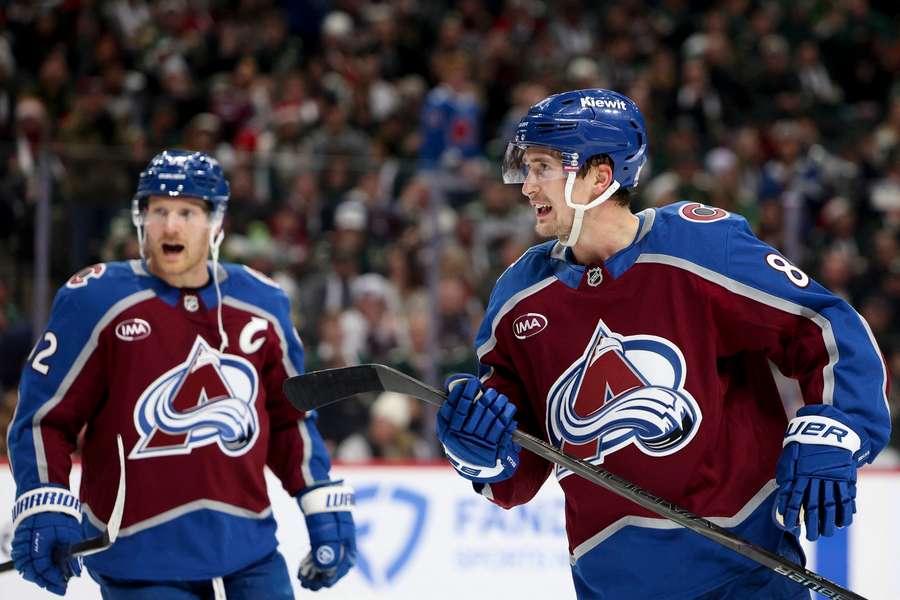 Nečas (vpravo) byl u pohodlné výhry Colorada nad Minnesotou.