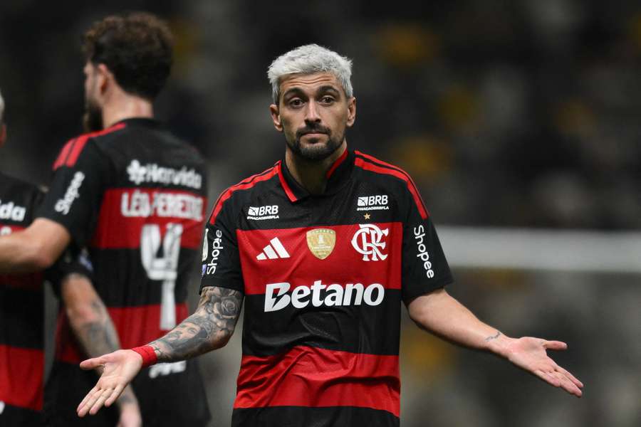 De Arrascaeta parece preguntarse si podrá jugar el Mundial De Arrascaeta parece preguntarse si podrá jugar el Mundial