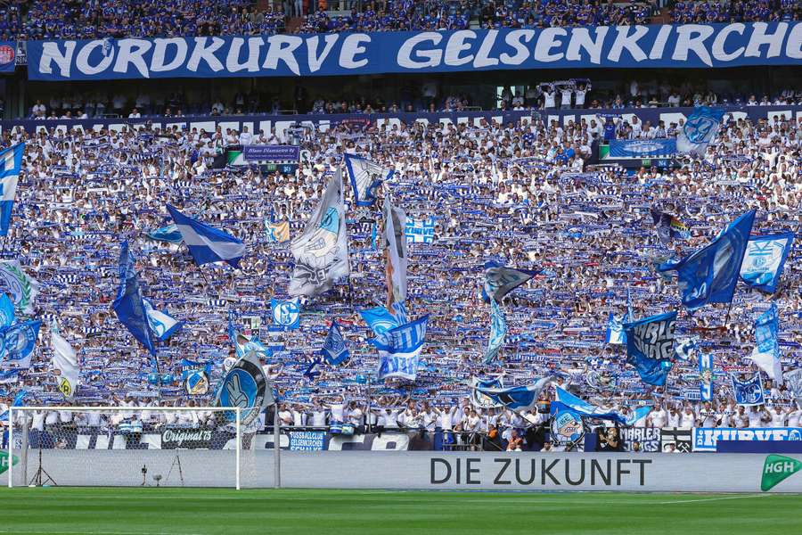 Schalke 04 eröffnet die Saison der 2. Bundesliga mit einem Heimspiel gegen Hertha BSC.
