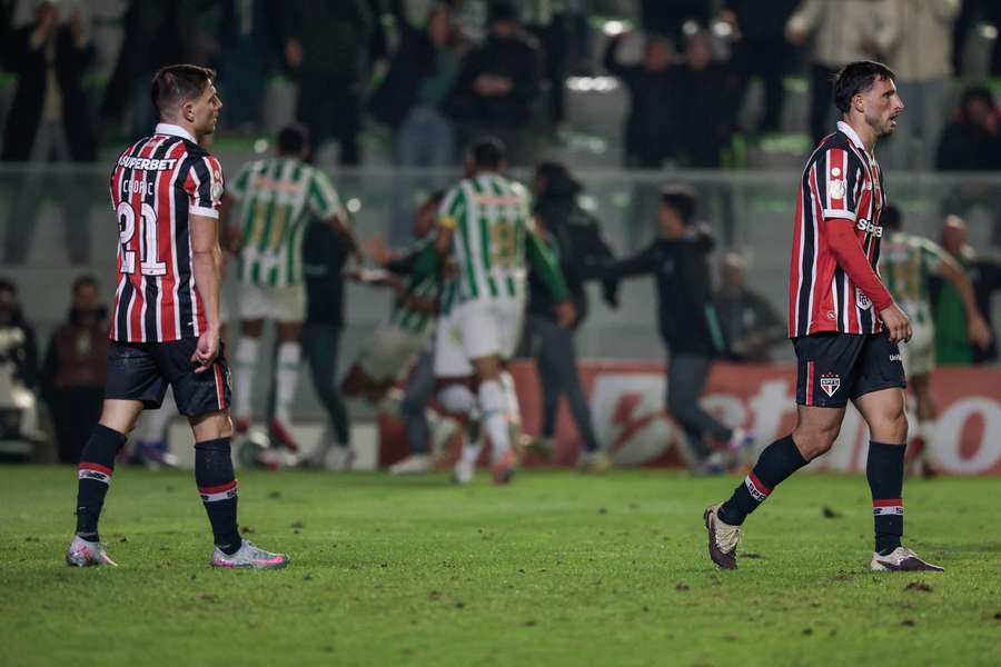 A desilusão de Jonathan Calleri no jogo com o Juventude