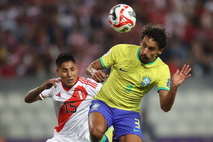 Marquinhos fez o golo de cabeça no fim do jogo