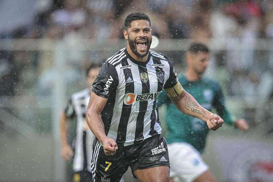 Hulk faz dois e Atlético-MG vence a Caldense na estreia no Mineiro