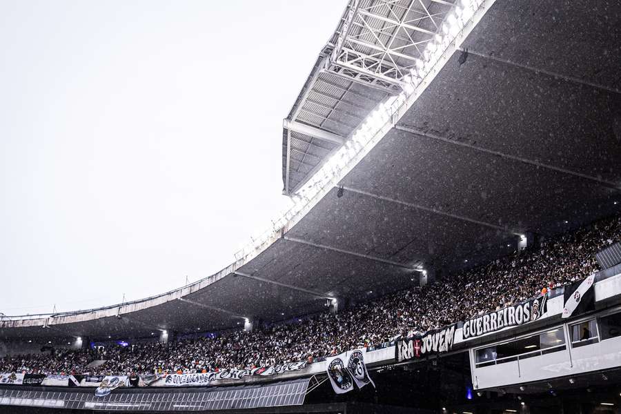 Alguma torcida gosta de jogo que para demais?