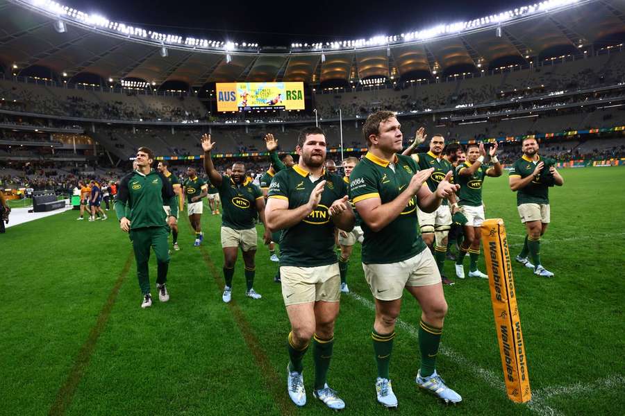 South Africa do a lap of honour in Perth following their win