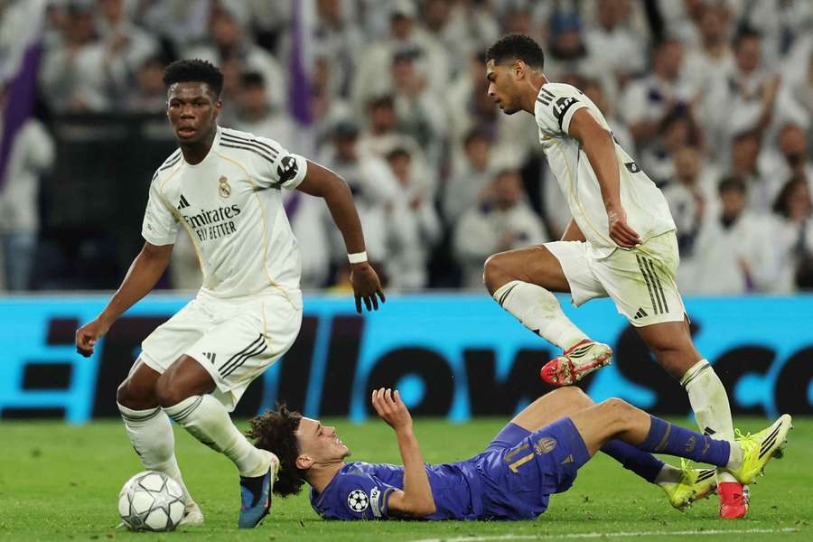 Tchouaméni controla a bola na Liga dos Campeões Tchouaméni controla a bola na Liga dos Campeões