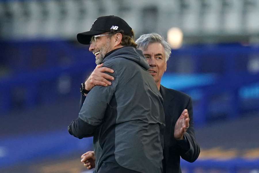 Klopp et son ami Ancelotti lors de rencontres dans le football européen