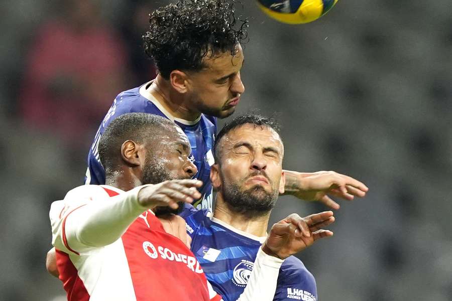 Niakaté esteve ausente por lesão