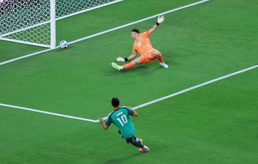 Fares Chaibi nets for Algeria before it's disallowed Fares Chaibi nets for Algeria before it's disallowed