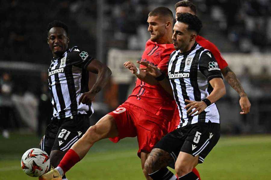 FCSB și PAOK luptă pentru un loc în optimi