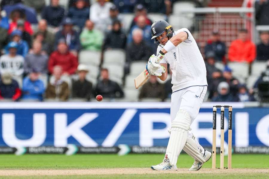 Brook steadies England after Asitha Fernando strikes for Sri Lanka