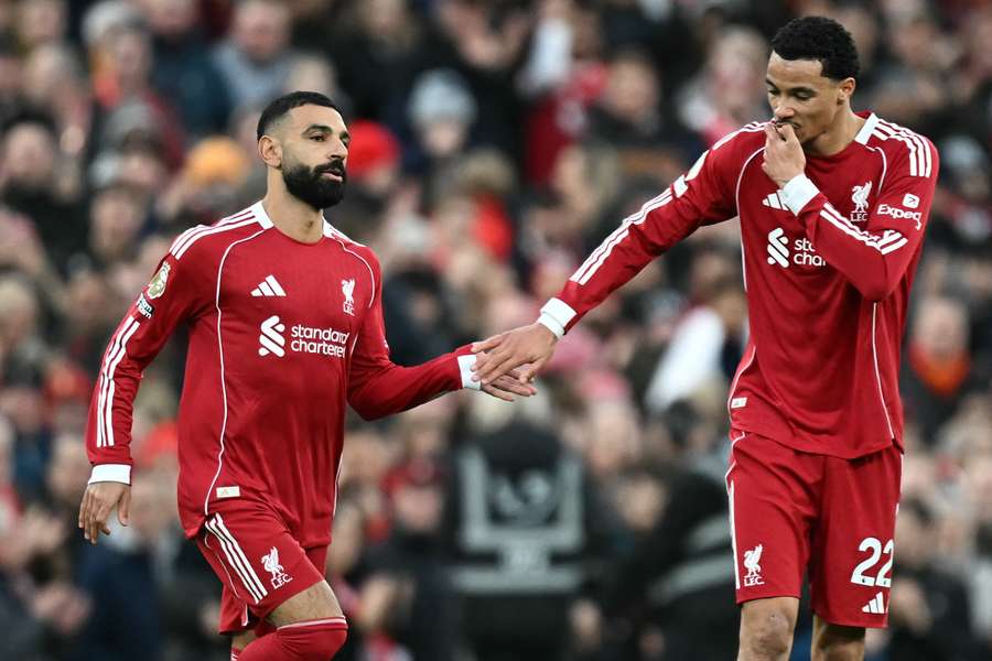 Salah (à esquerda) foi bem no seu retorno Salah (à esquerda) foi bem no seu retorno