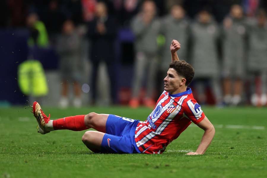 Julián Álvarez após a marcação do penálti contra o Real Madrid