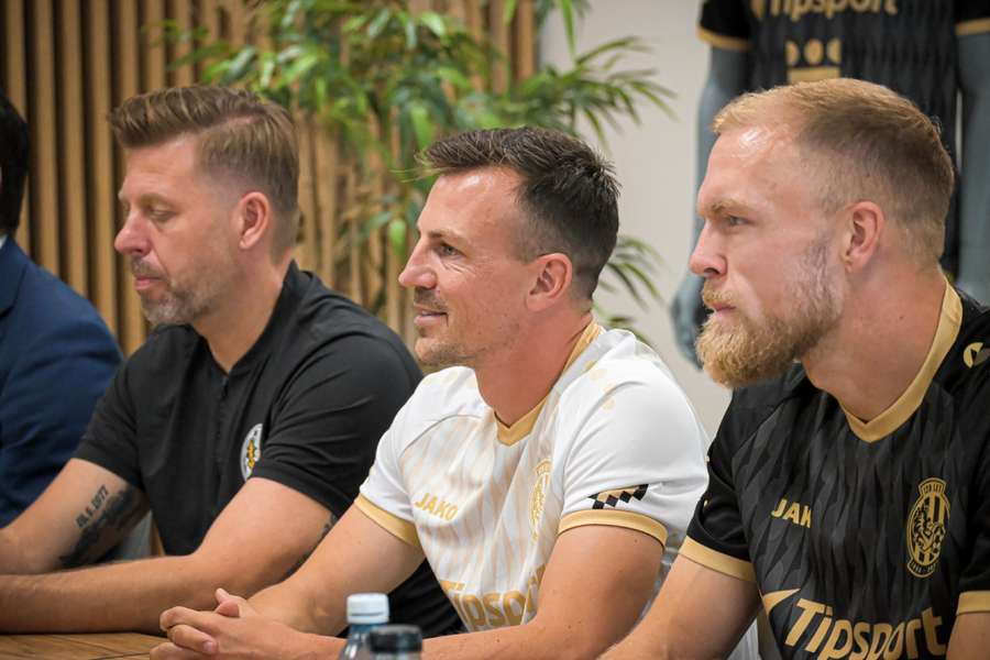 Vladimír Darida nechtěl dotaz ohledně návratu do reprezentace komentovat. Vladimír Darida nechtěl dotaz ohledně návratu do reprezentace komentovat.