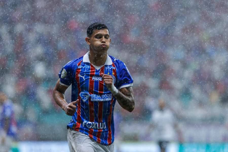 Torcida do Bahia ironizou desempenho do time, que não vence há três jogos