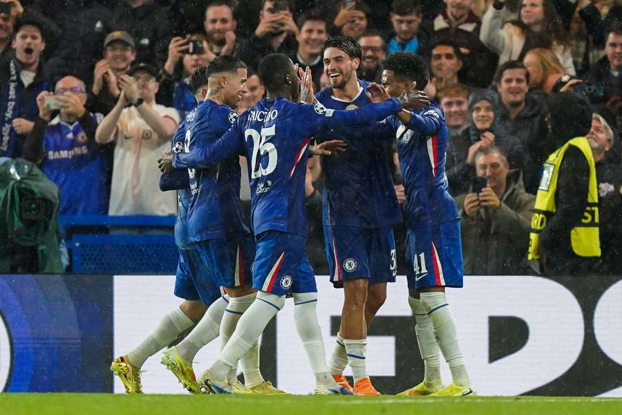 Za Chelsea střílely mladé pušky.