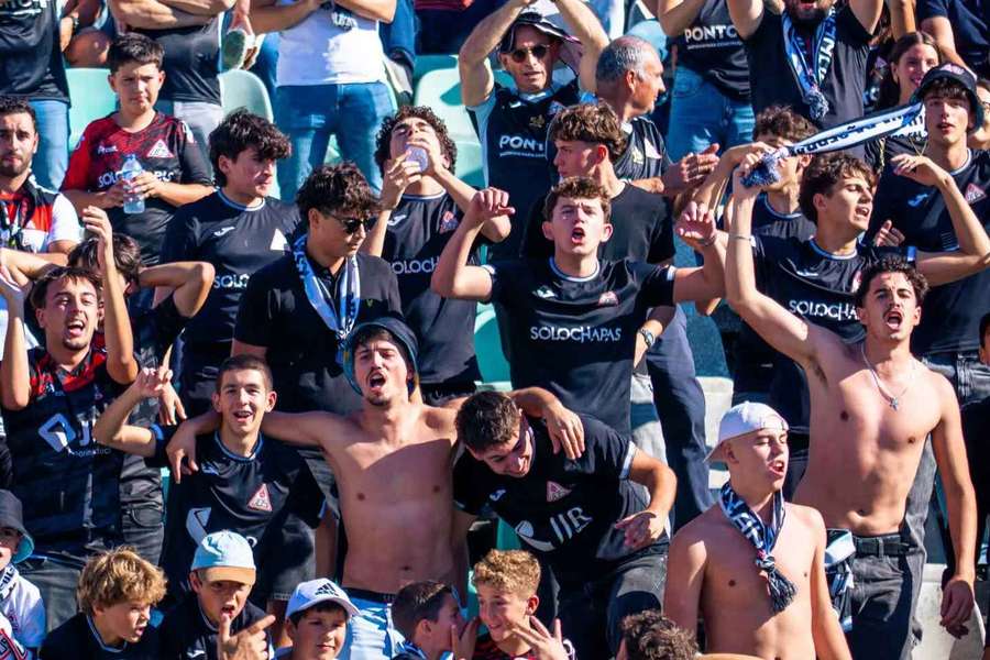 Adeptos do União da Serra no apoio à equipa