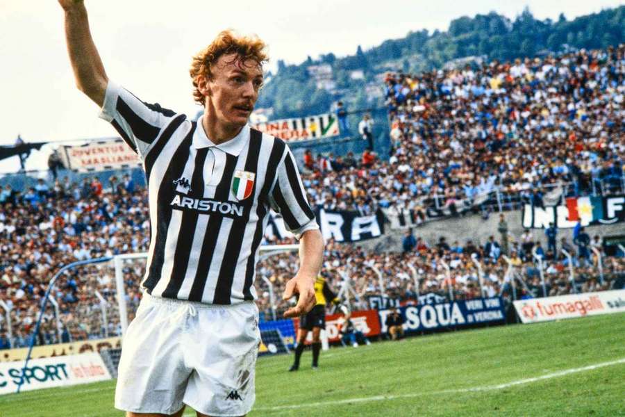 Zbigniew Boniek w barwach Juventusu w meczu Serie A z Como, sezon 1984/1985.