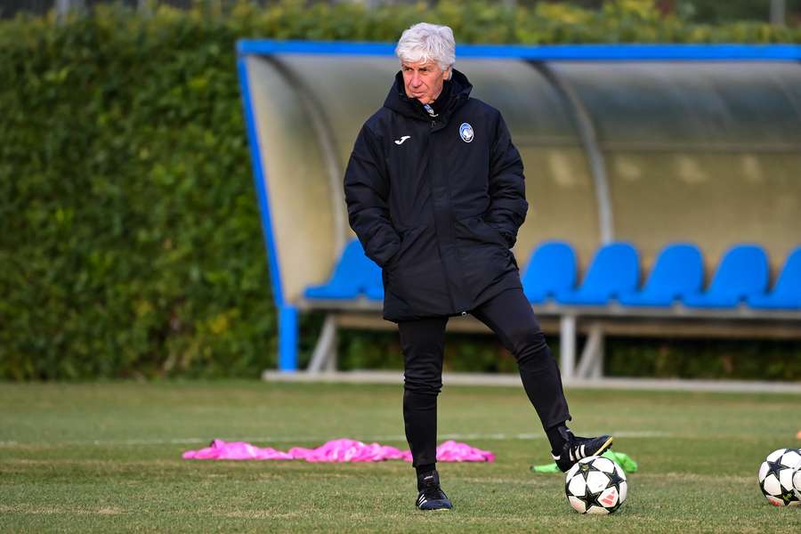 Gian Piero Gasperini durante o treino da Atalanta