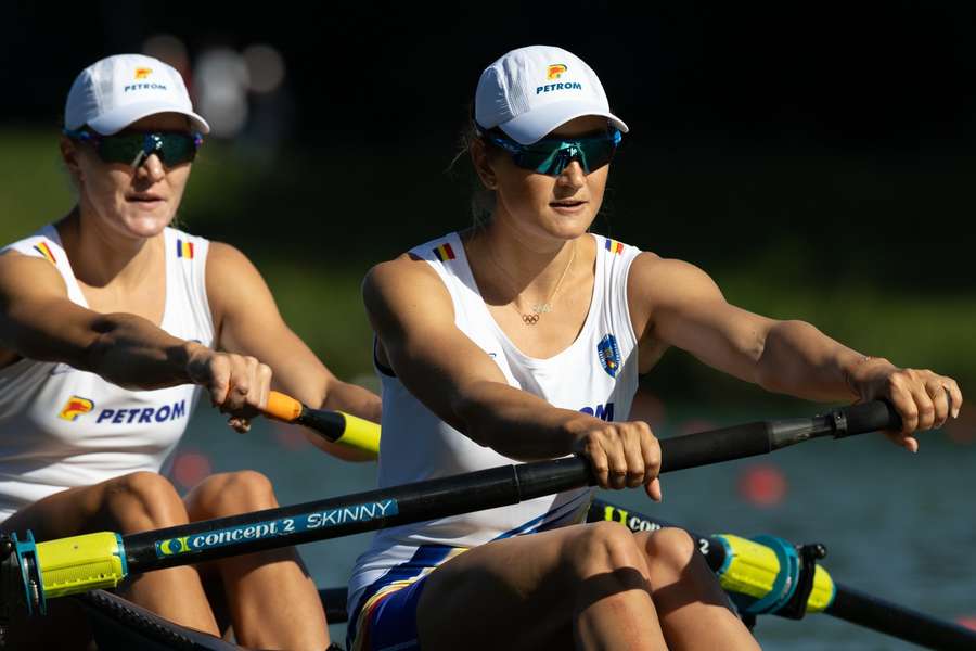 Adriana Adam și Simona Radiș s-au calificat în finala probei feminine de dublu rame la Campionatele Mondiale de canotaj de la Amsterdam, 2026 Adriana Adam și Simona Radiș s-au calificat în finala probei feminine de dublu rame la Campionatele Mondiale de canotaj de la Amsterdam, 2026