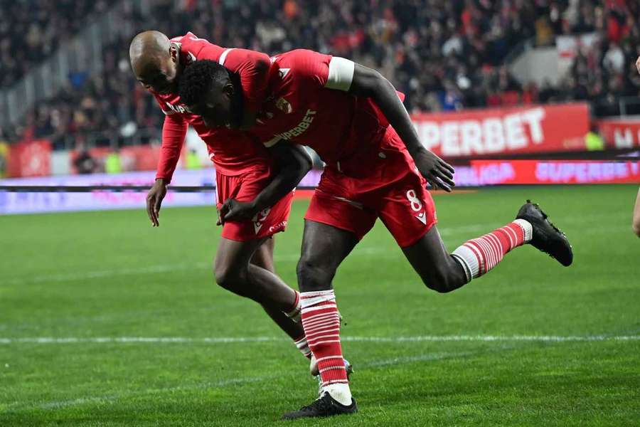 Victorie fără emoții pentru Dinamo! Gol superb reușit de Gnahore