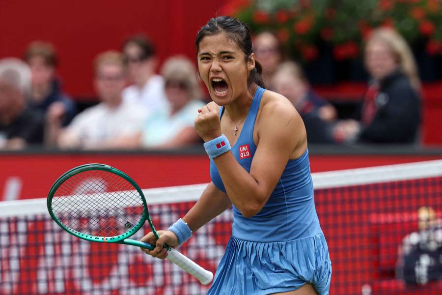 Emma Răducanu a eliminat-o pe Sorana Cîrstea la Queen's