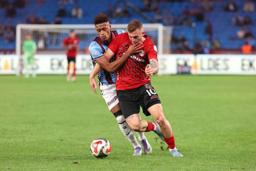 Trzeci w sezonie gol Kacpra Kozłowskiego, Gaziantep na podium Super Lig
