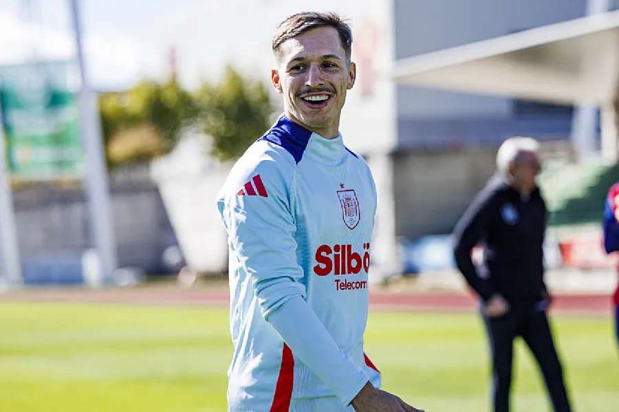 Bryan Zaragoza, en un entrenamiento de la selección 