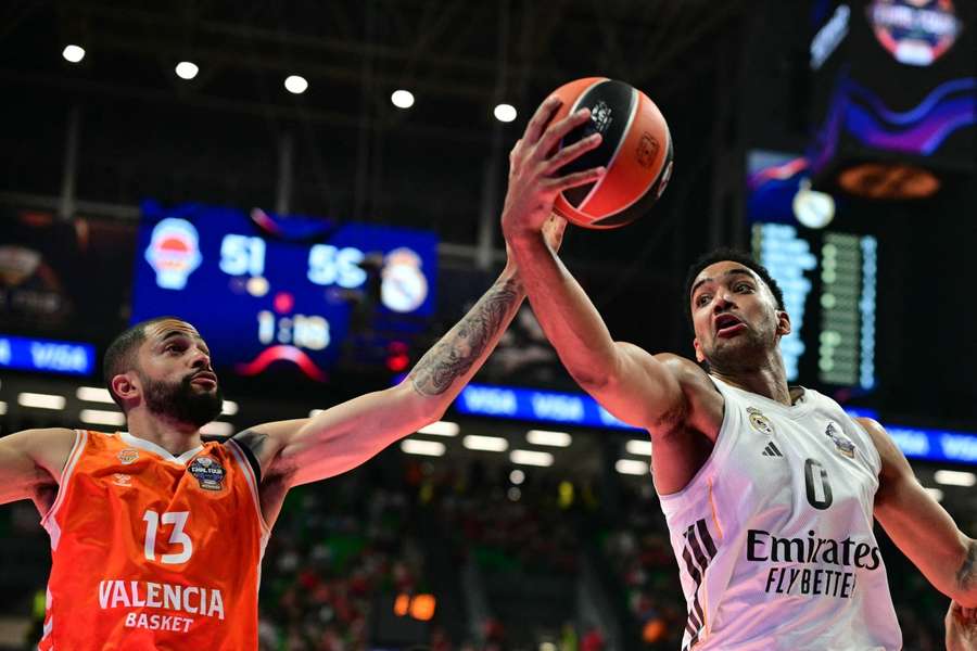 Darius Thompson ante Trey Lyles